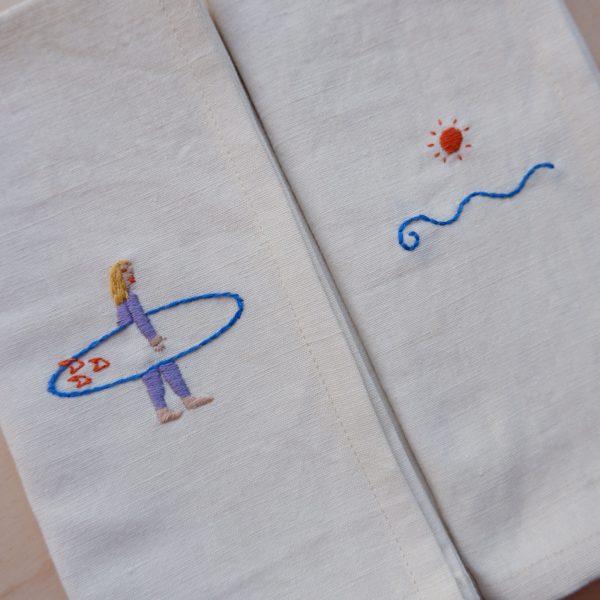embroidered napkin set surfer